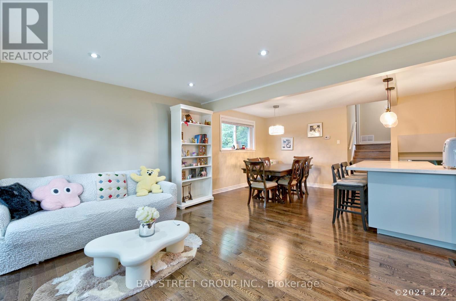 Property at 67 GROVE PARK CRESCENT image 5