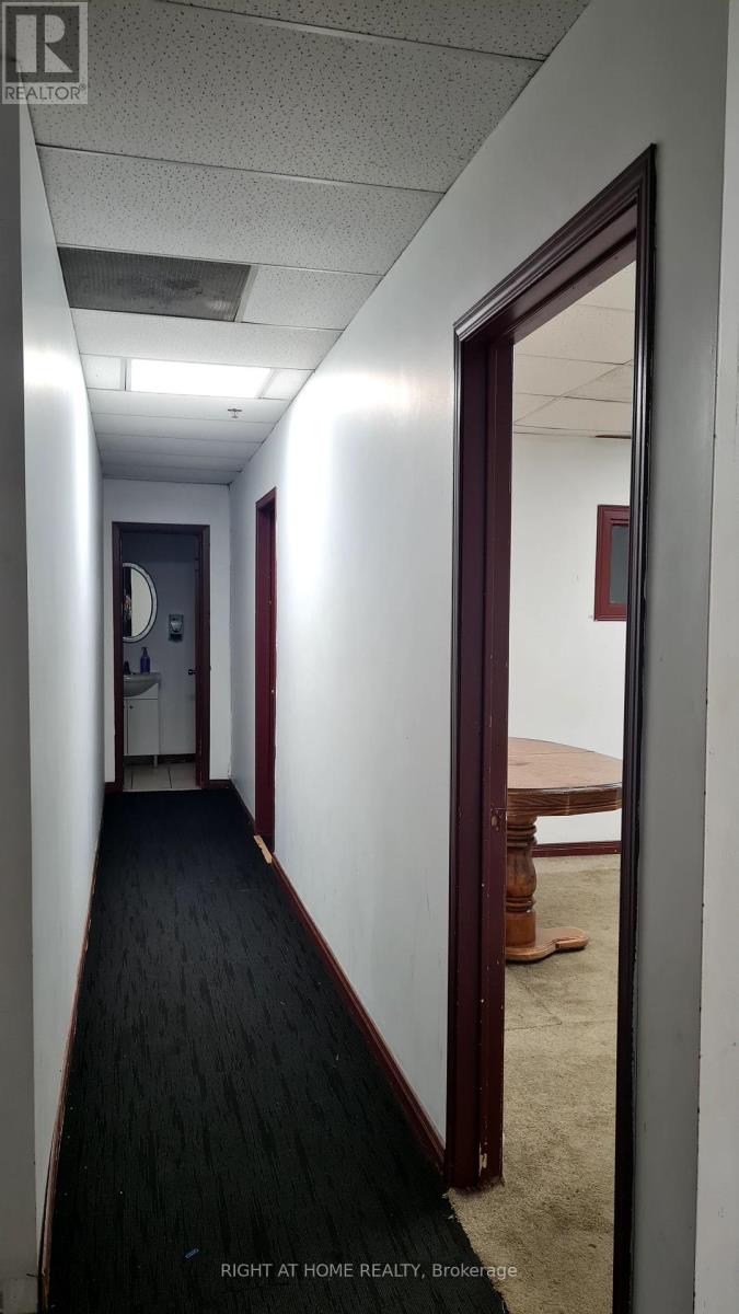 306b Eddystone Avenue, Toronto, Ontario M3N 1H7 - Photo 11 - W12220818