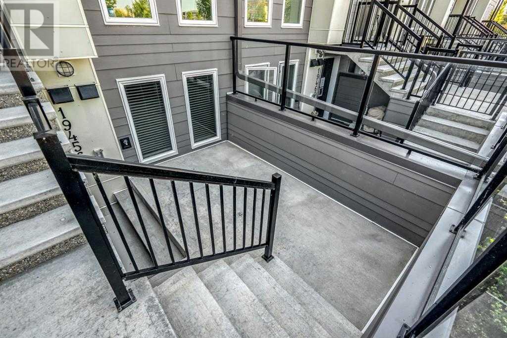 Property at 19456, 37 St SE image 3