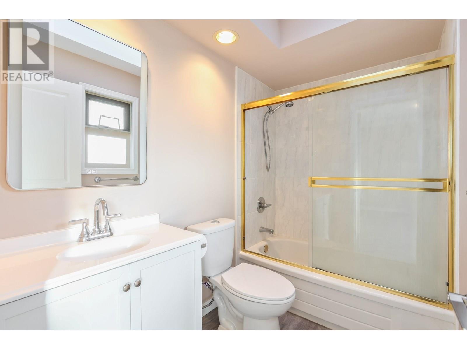 Listing Picture 15 of 24 : 777 W 69TH AVENUE, Vancouver / 溫哥華 - 魯藝地產 Yvonne Lu Group - MLS Medallion Club Member