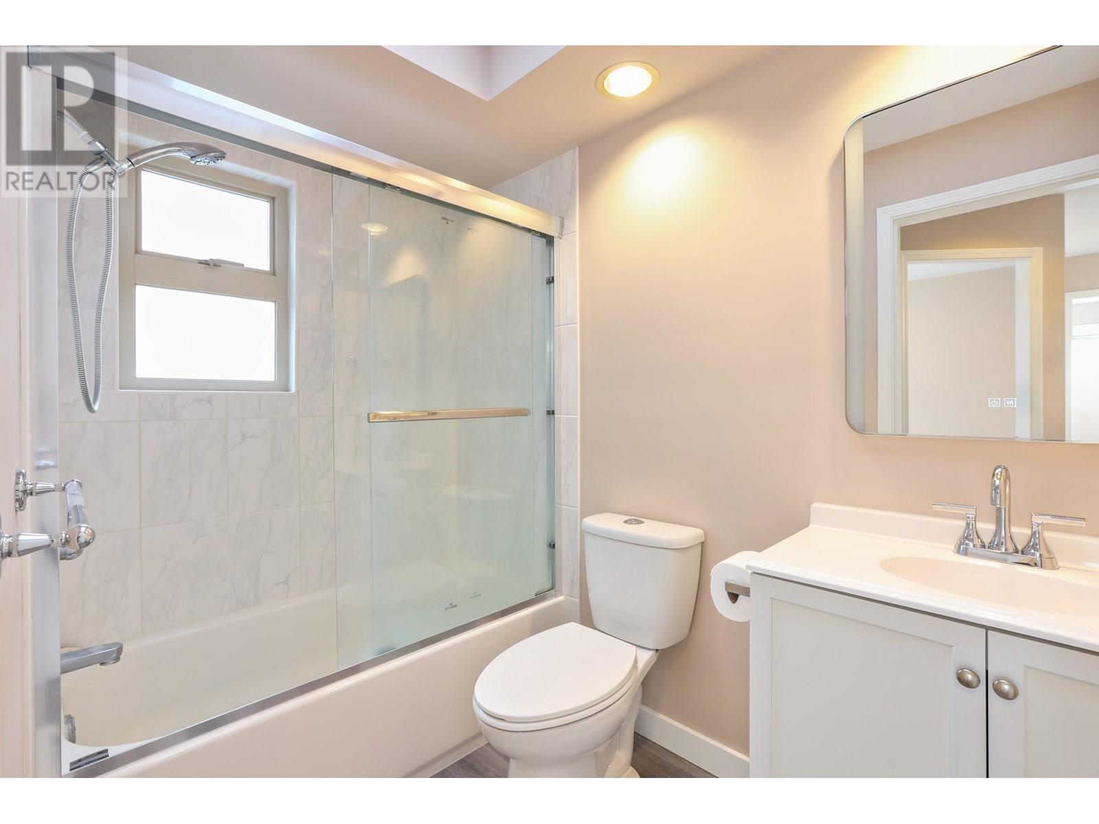 Listing Picture 19 of 24 : 777 W 69TH AVENUE, Vancouver / 溫哥華 - 魯藝地產 Yvonne Lu Group - MLS Medallion Club Member