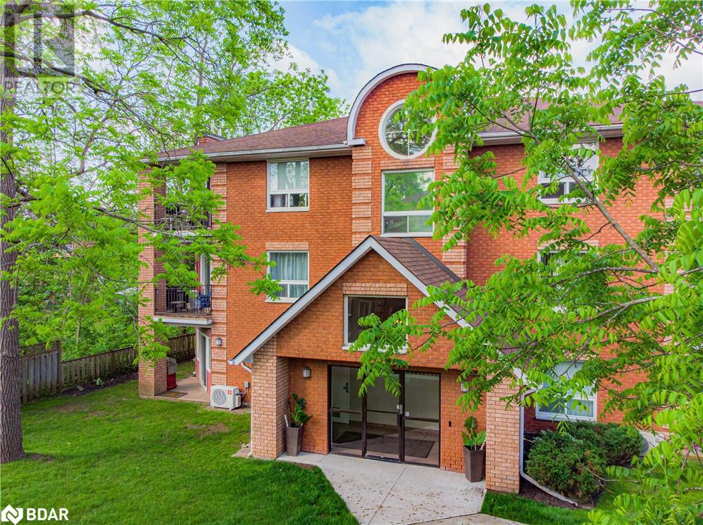 131 CLAPPERTON Street Unit# 204, barrie, Ontario