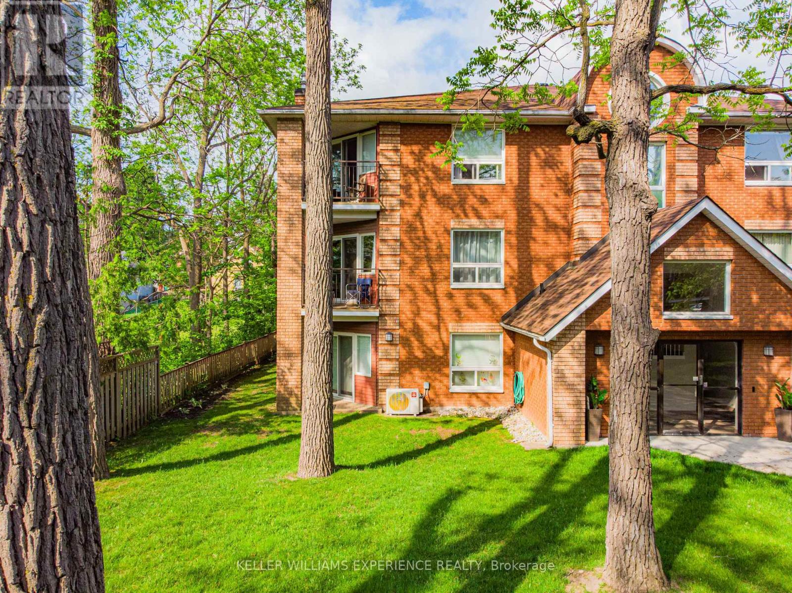 Property at 204 - 131 CLAPPERTON STREET image 3