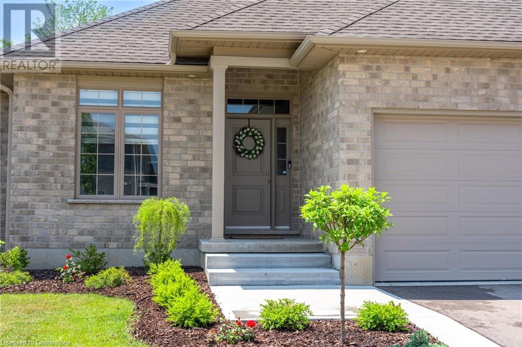Property at 50 VANROOY Trail image 3