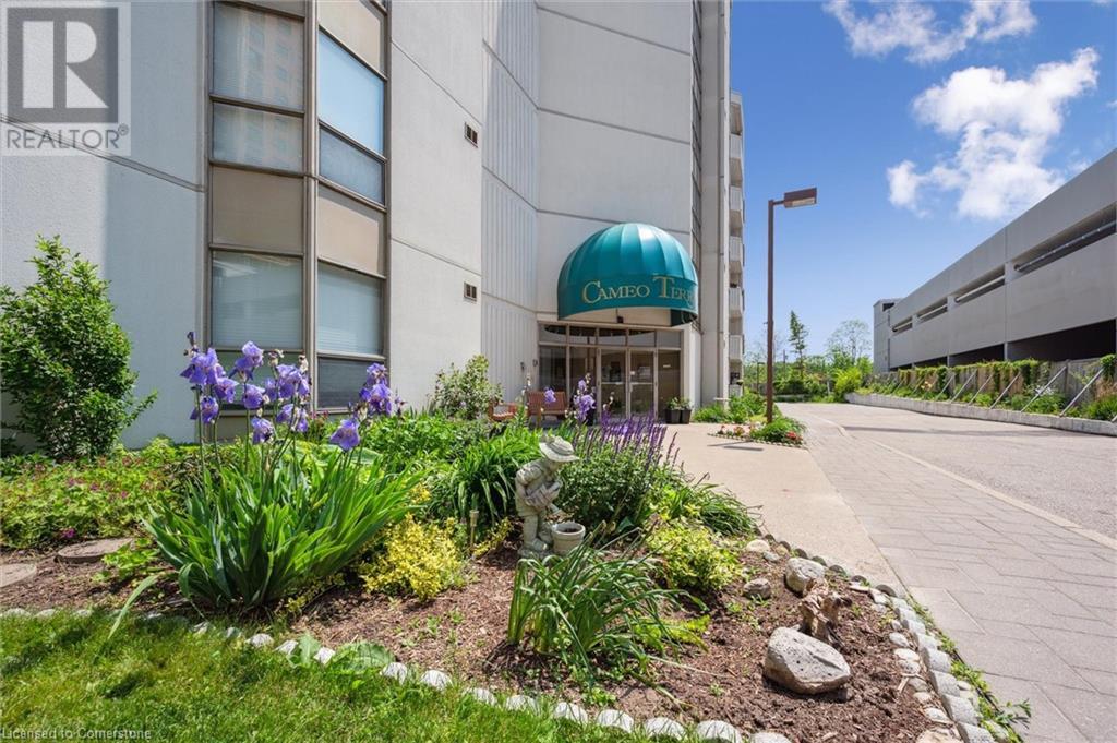 Property at 3267 KING Street E Unit# 204 image 1