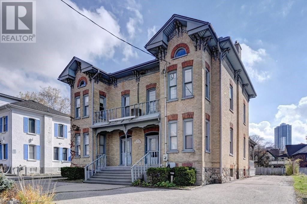 Property at 171 VICTORIA Street N image 1