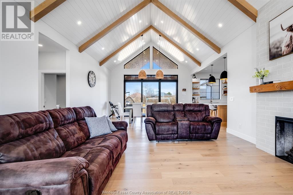 Property at 19 SUNNINGDALE image 5