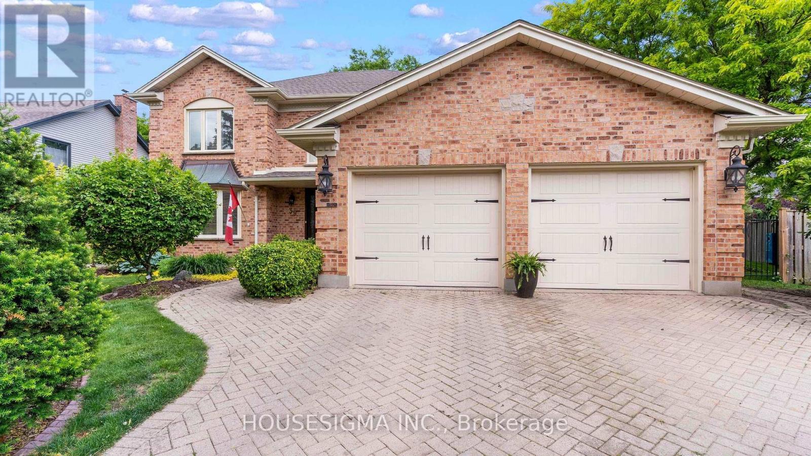 Property at 39 ROSE HIP PLACE image 3