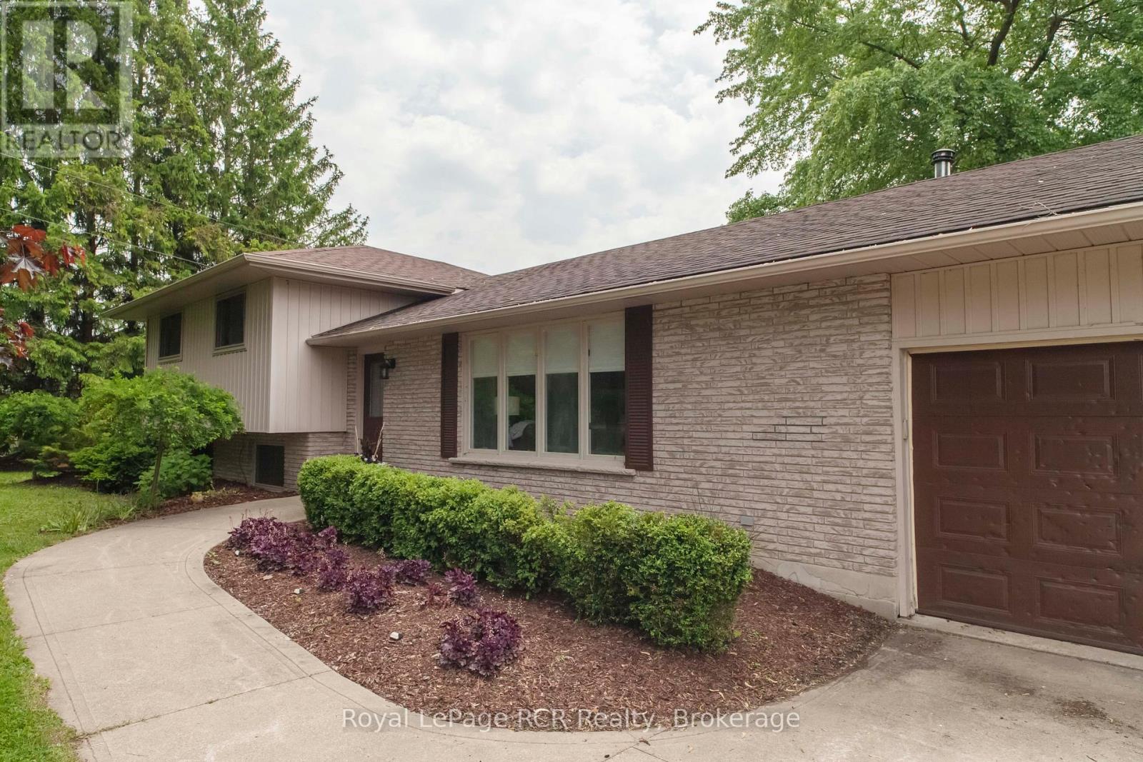 202122 21 Highway, Georgian Bluffs, Ontario  N4K 5N7 - Photo 4 - X12220957