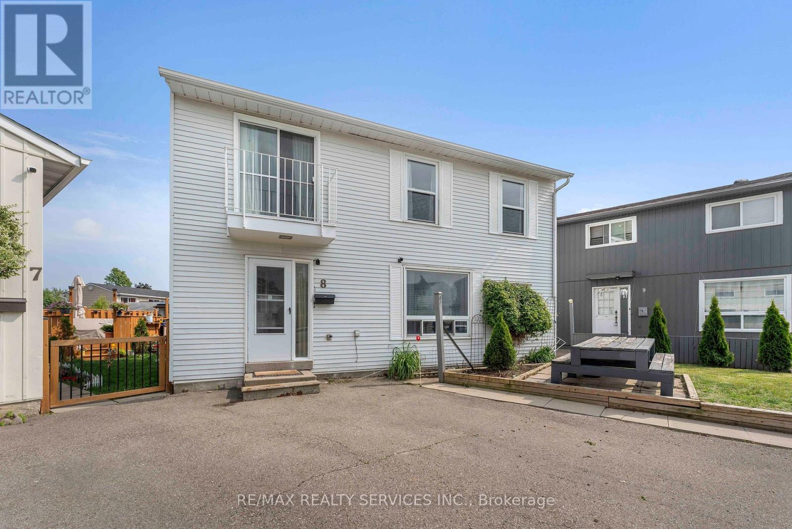 Property at 8 HEATHERSIDE COURT S image 2