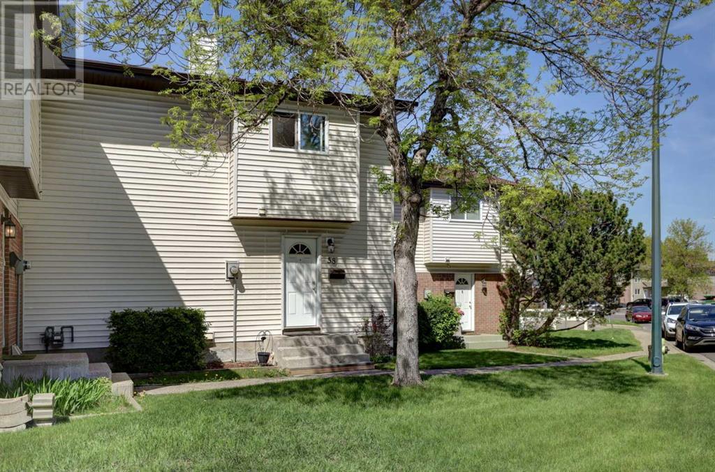 Property at 58, 32 Whitnel Court NE image 2