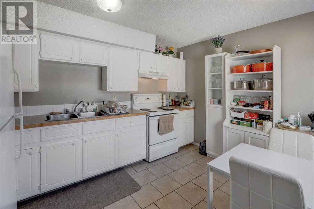 Property at 58, 32 Whitnel Court NE image 4