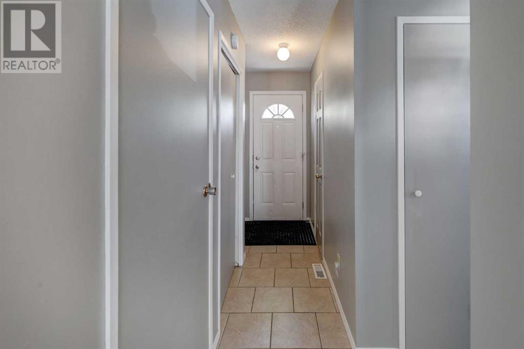 Property at 58, 32 Whitnel Court NE image 3