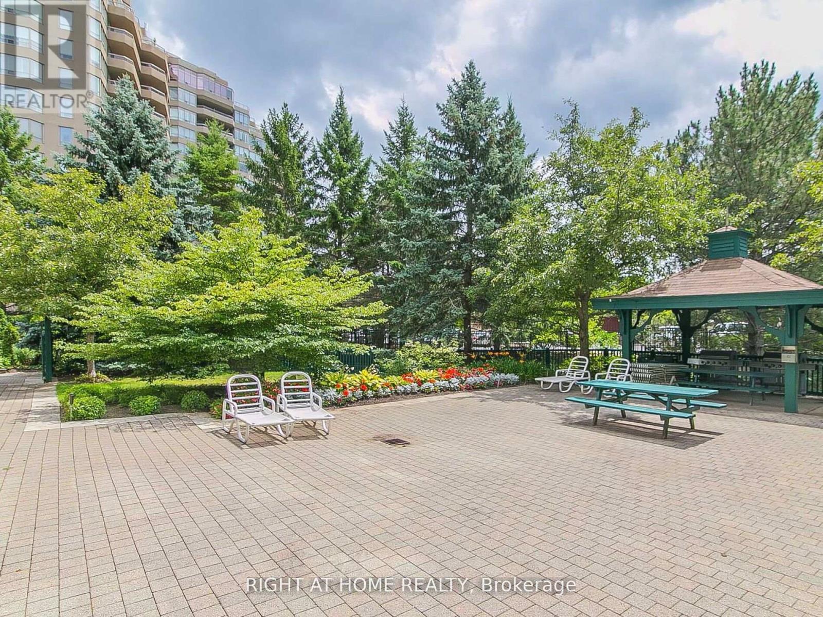 818 - 25 Austin Drive, Markham (Markville), Ontario  L3R 8H4 - Photo 38 - N12214978