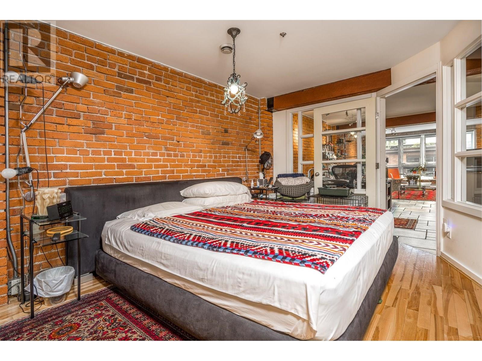 Listing Picture 15 of 23 : 205 1066 HAMILTON STREET, Vancouver / 溫哥華 - 魯藝地產 Yvonne Lu Group - MLS Medallion Club Member