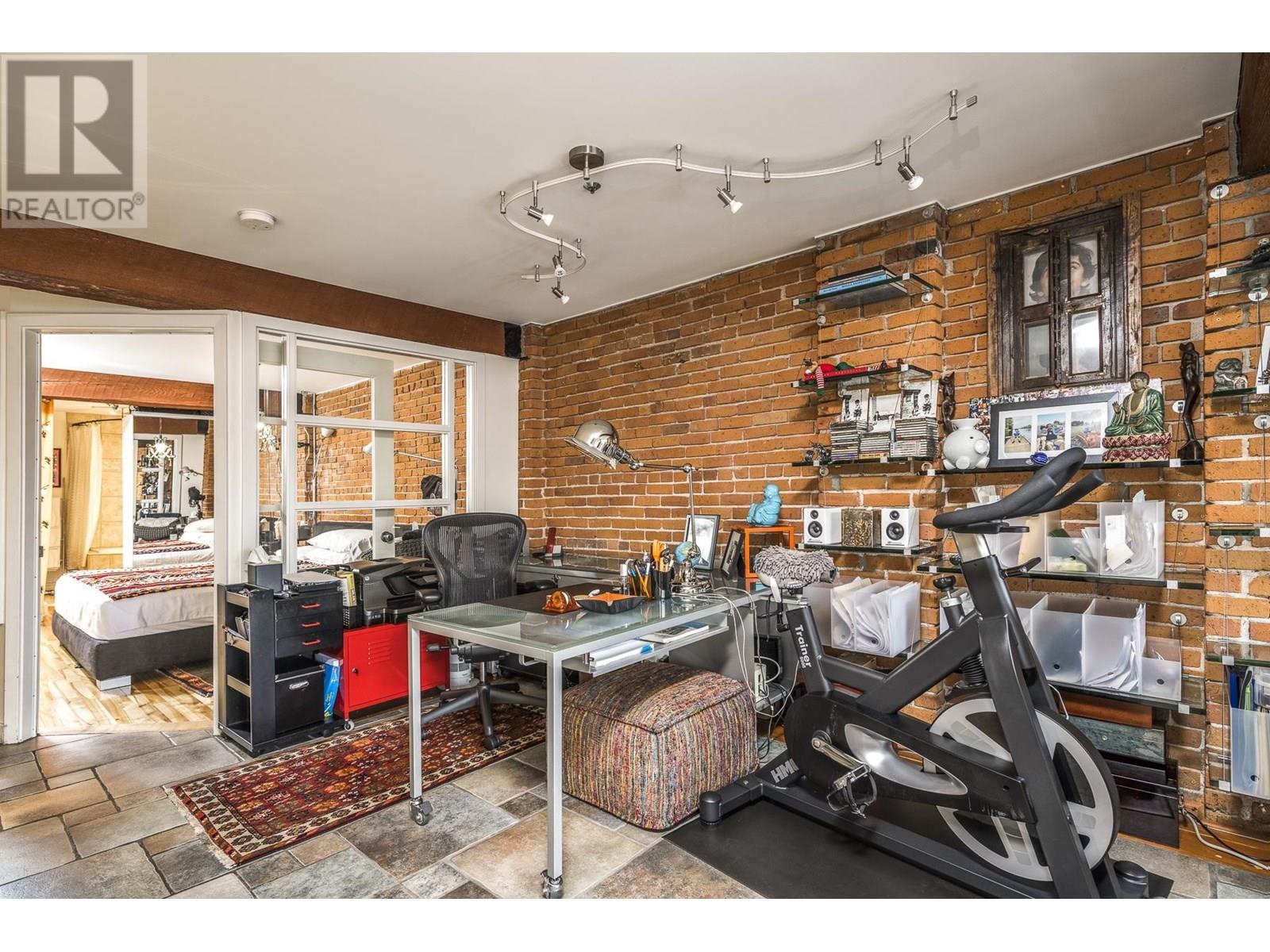 Listing Picture 13 of 23 : 205 1066 HAMILTON STREET, Vancouver / 溫哥華 - 魯藝地產 Yvonne Lu Group - MLS Medallion Club Member