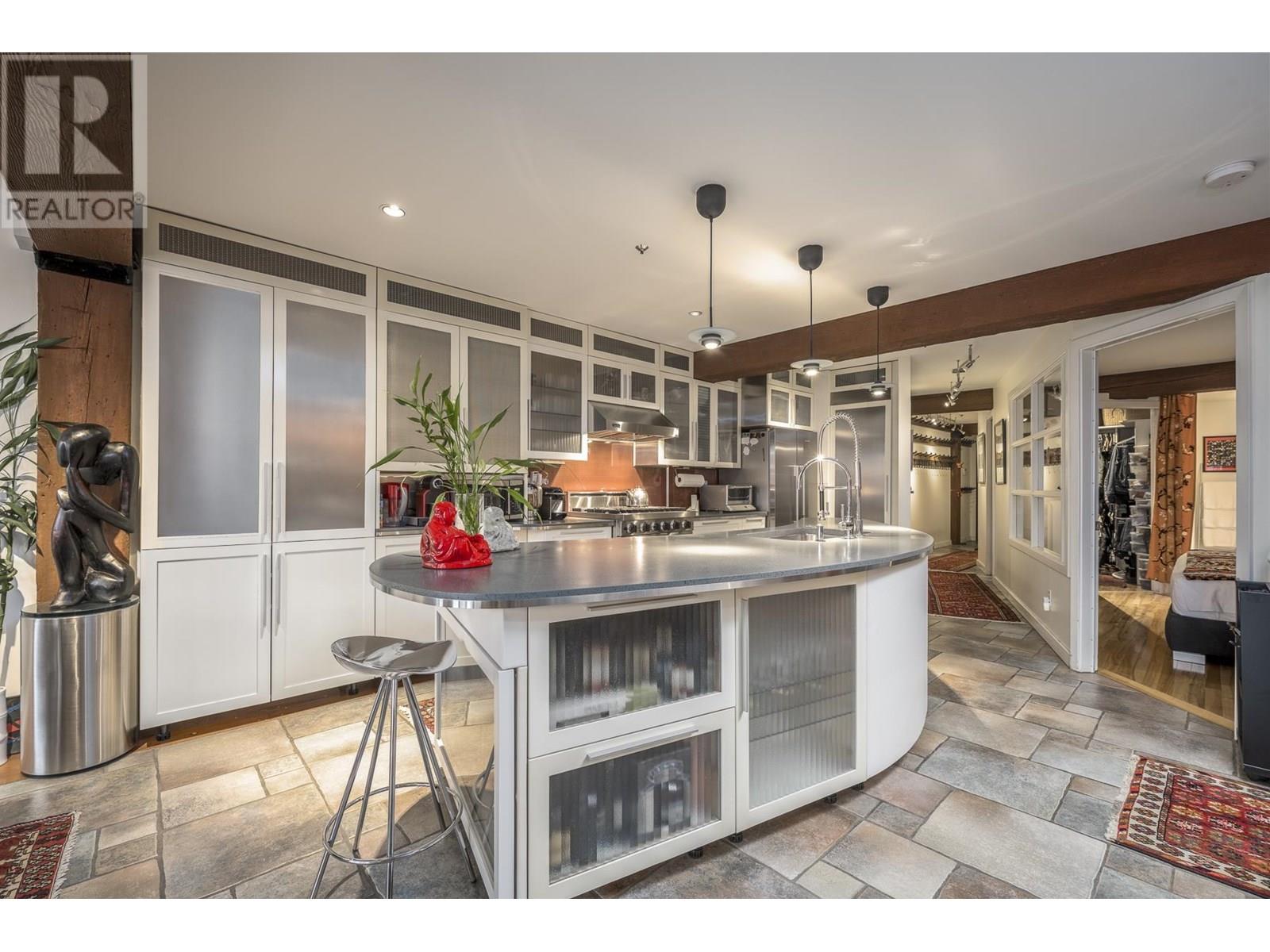 Listing Picture 10 of 23 : 205 1066 HAMILTON STREET, Vancouver / 溫哥華 - 魯藝地產 Yvonne Lu Group - MLS Medallion Club Member