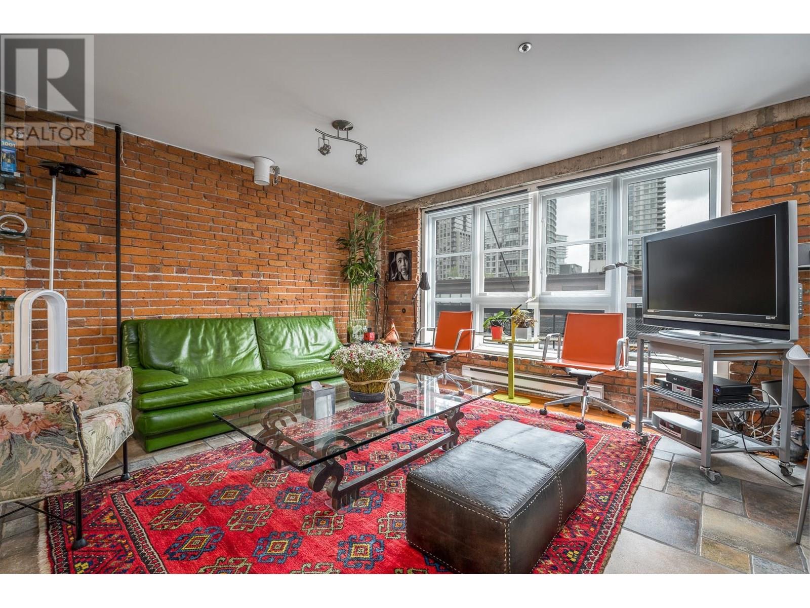 Listing Picture 9 of 23 : 205 1066 HAMILTON STREET, Vancouver / 溫哥華 - 魯藝地產 Yvonne Lu Group - MLS Medallion Club Member