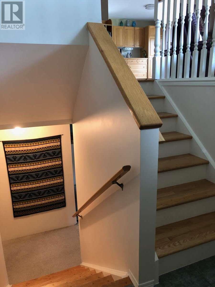 1510 Cedar Street, Golden, British Columbia  V0A 1H6 - Photo 4 - 10352278