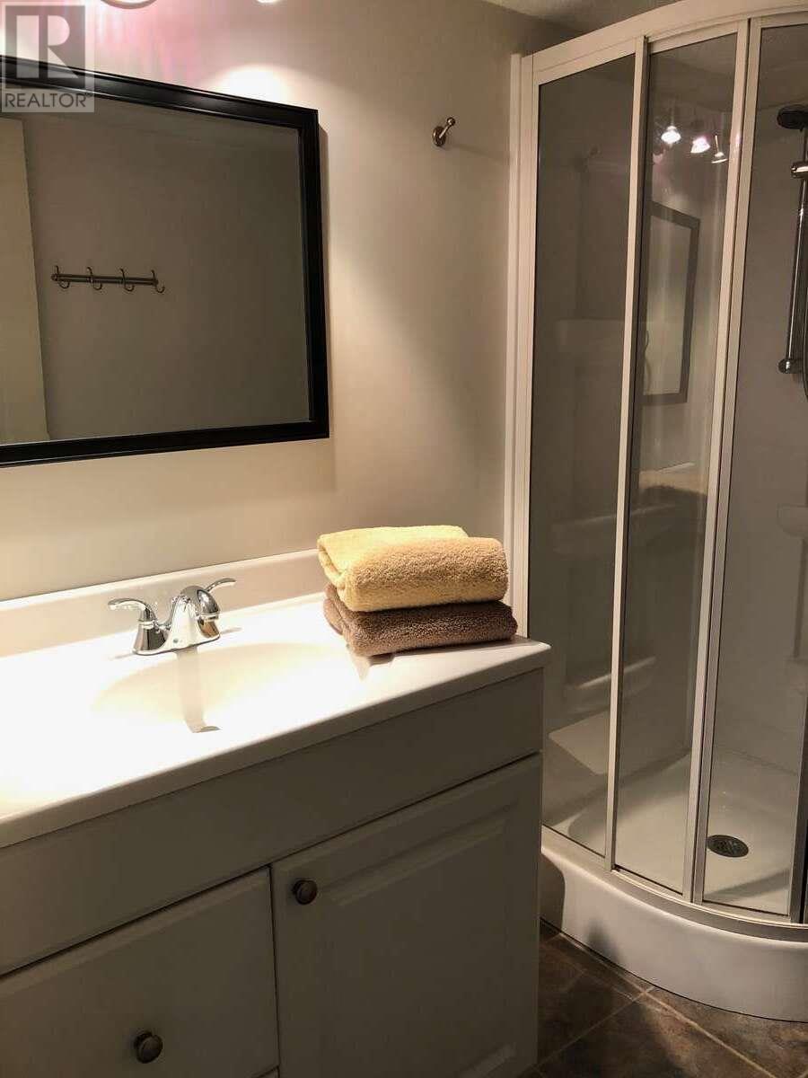 1510 Cedar Street, Golden, British Columbia  V0A 1H6 - Photo 35 - 10352278