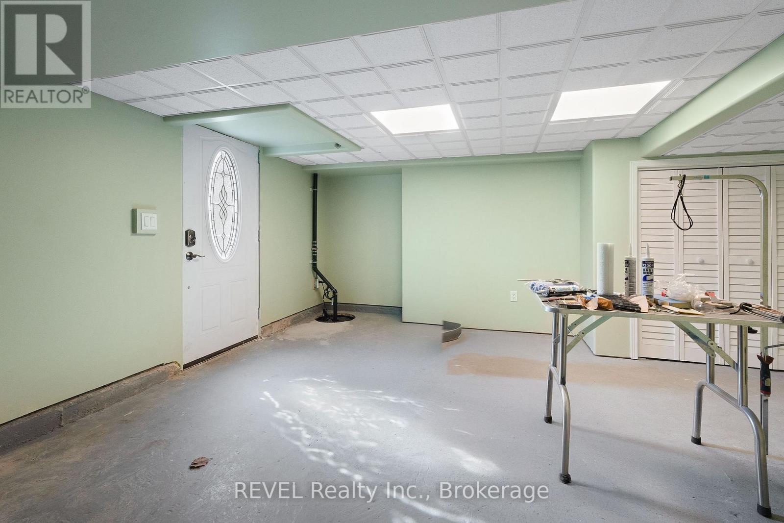 Lower - 6801 Lundys Lane, Niagara Falls, Ontario  L2G 1V6 - Photo 3 - X12221037