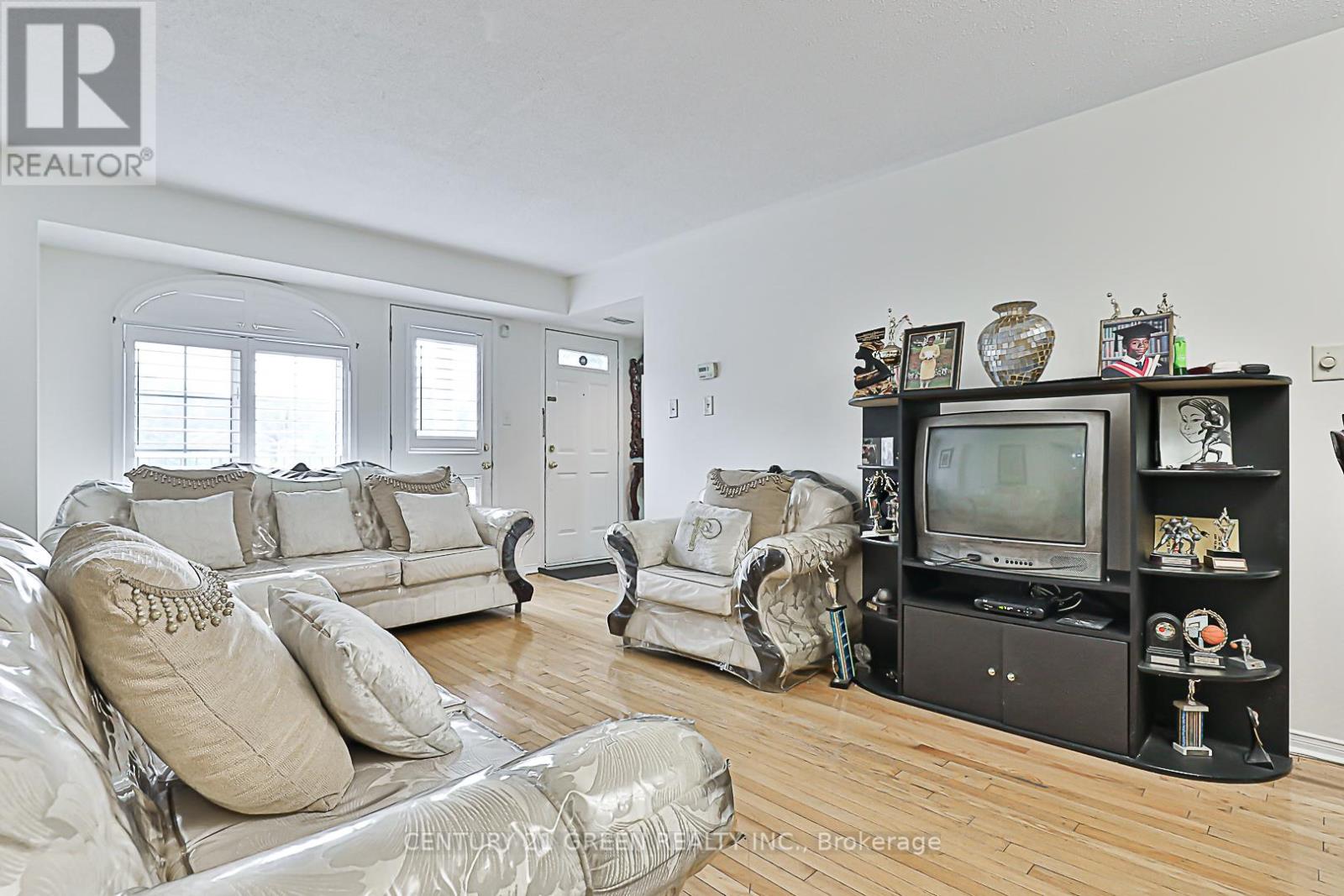 203 - 58 Sidney Belsey Crescent, Toronto, Ontario  M6M 5J2 - Photo 15 - W12200583