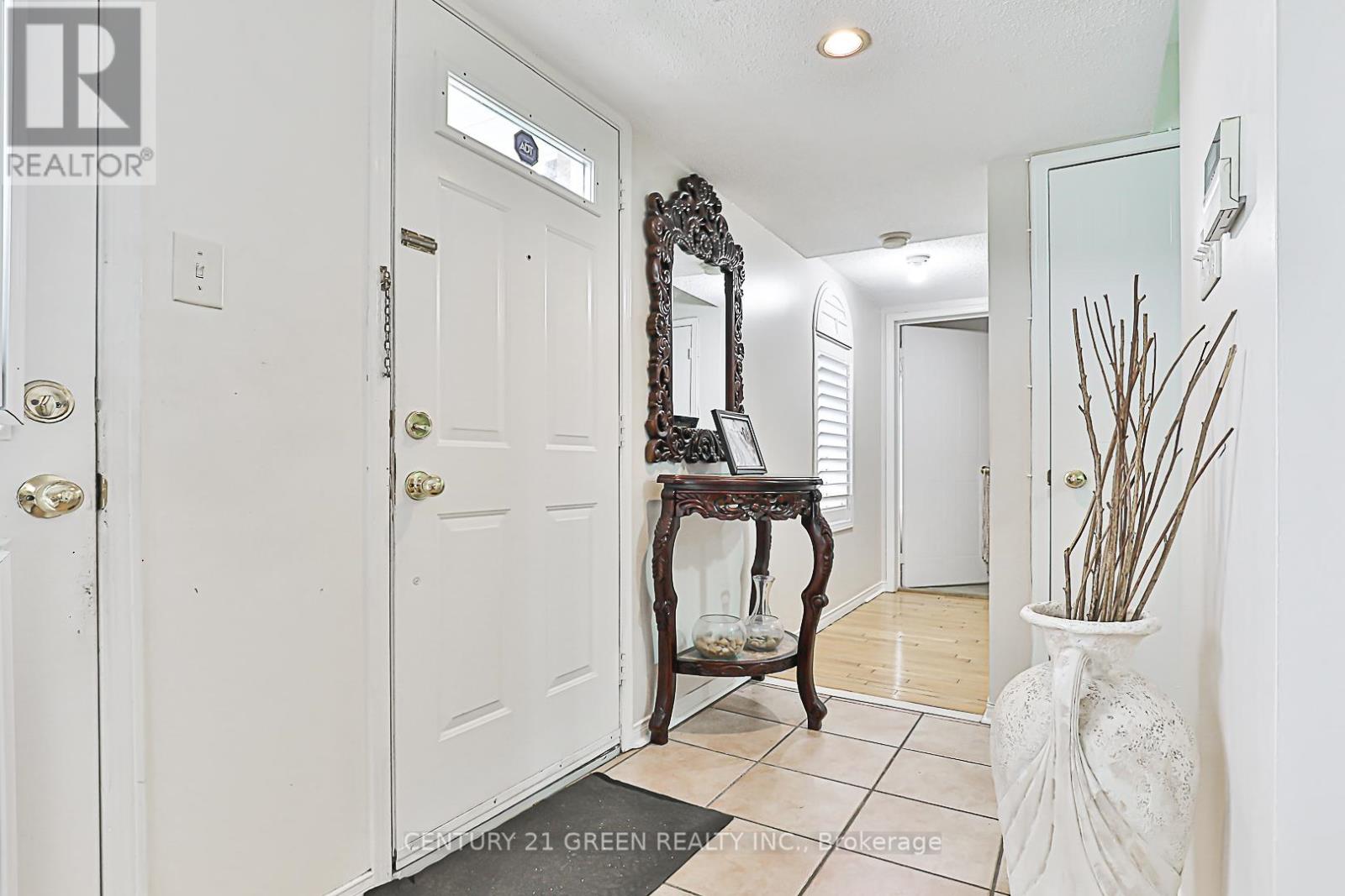 203 - 58 Sidney Belsey Crescent, Toronto, Ontario  M6M 5J2 - Photo 11 - W12200583