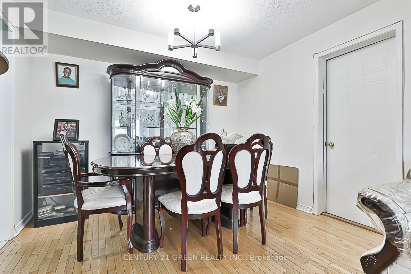 203 - 58 Sidney Belsey Crescent, Toronto, Ontario  M6M 5J2 - Photo 17 - W12200583