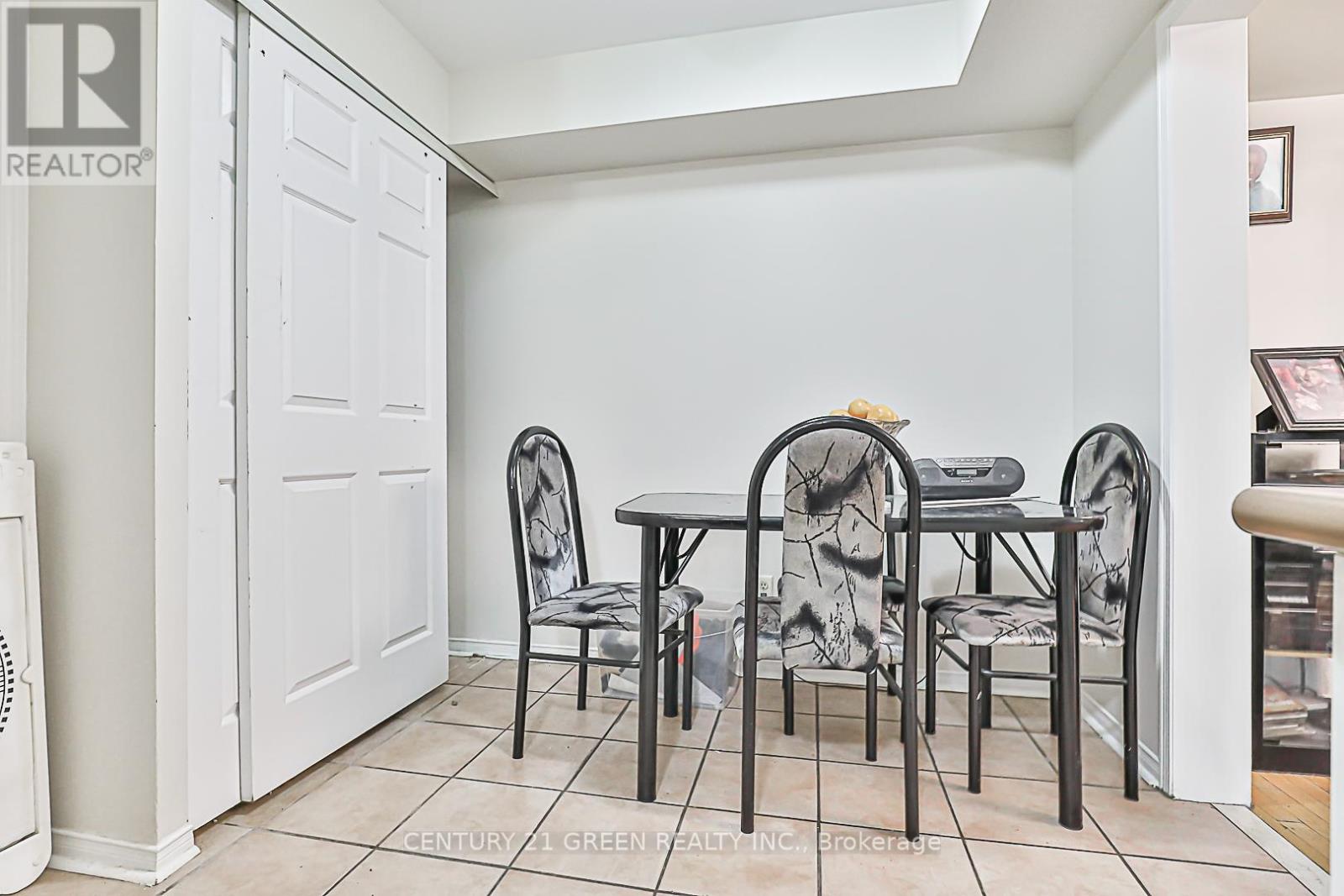 203 - 58 Sidney Belsey Crescent, Toronto, Ontario  M6M 5J2 - Photo 27 - W12200583