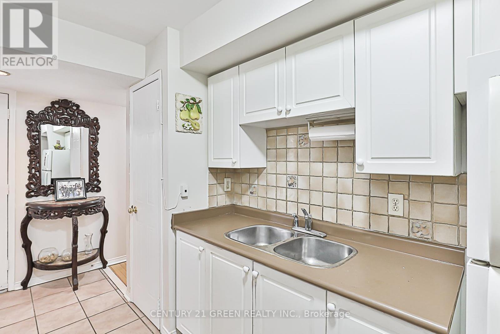 203 - 58 Sidney Belsey Crescent, Toronto, Ontario  M6M 5J2 - Photo 26 - W12200583