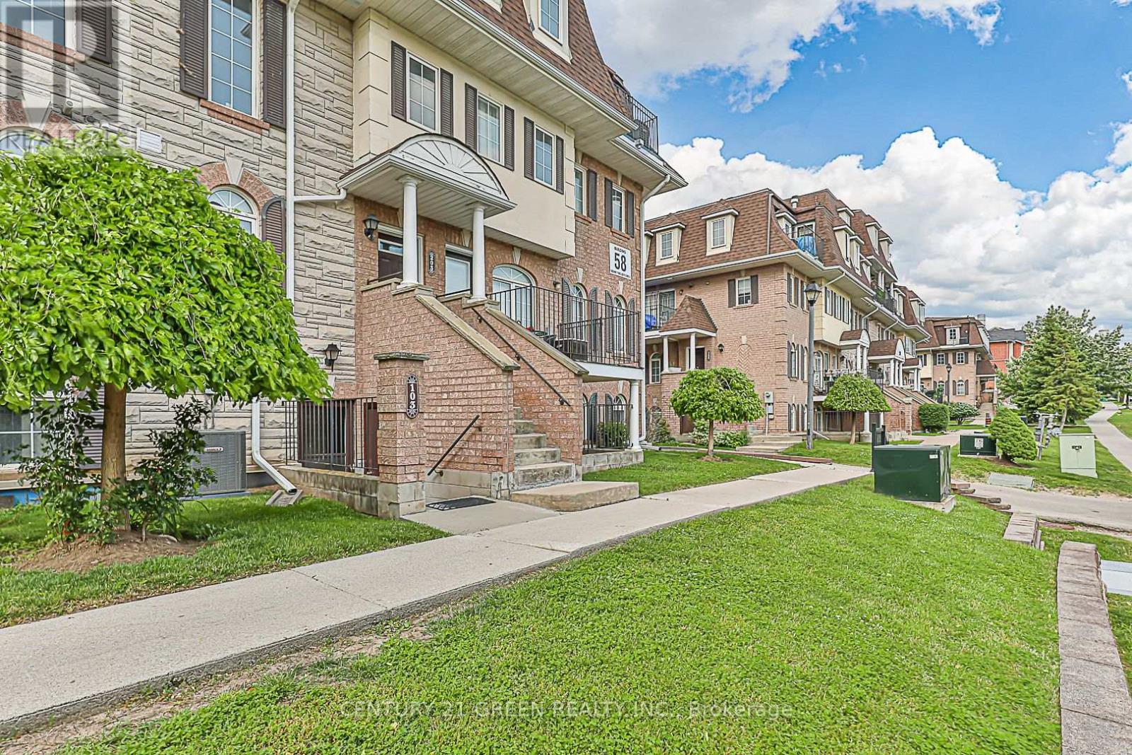 203 - 58 Sidney Belsey Crescent, Toronto, Ontario  M6M 5J2 - Photo 7 - W12200583
