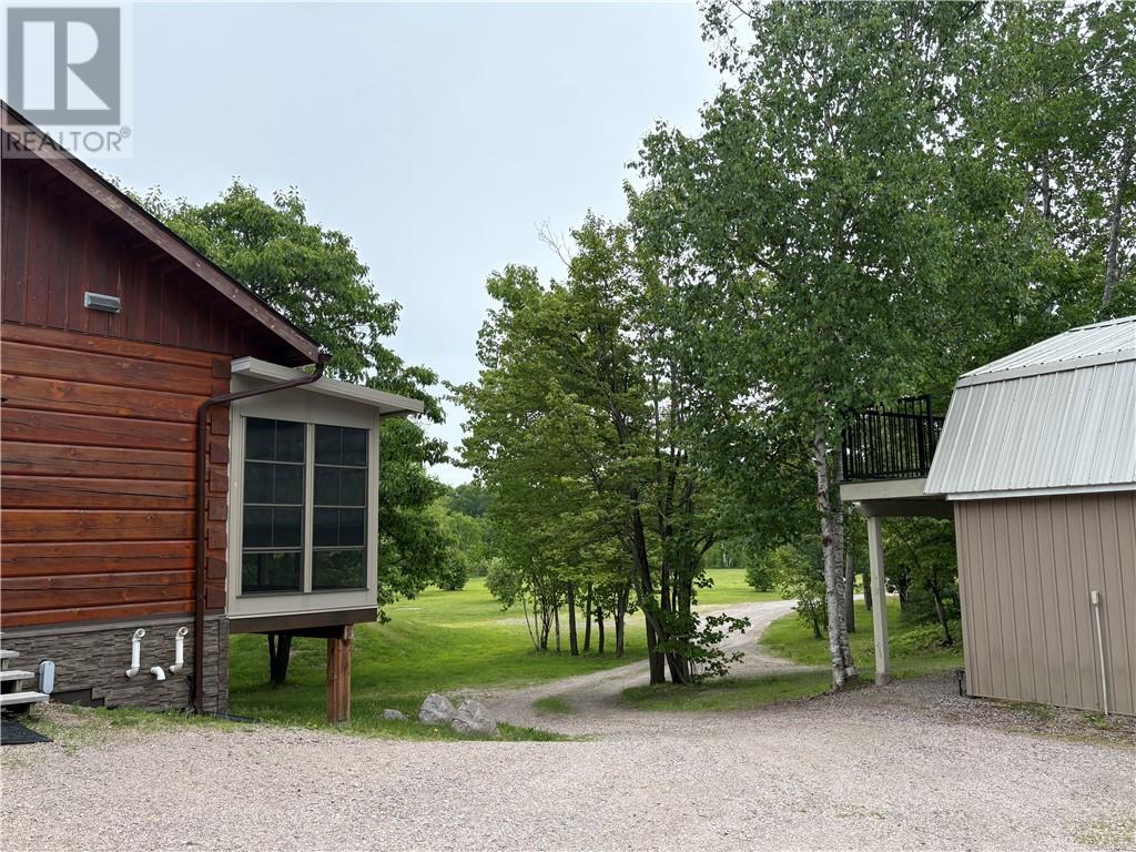 1100 Hwy 637, Killarney, Ontario  P0M 2A0 - Photo 3 - 2121653
