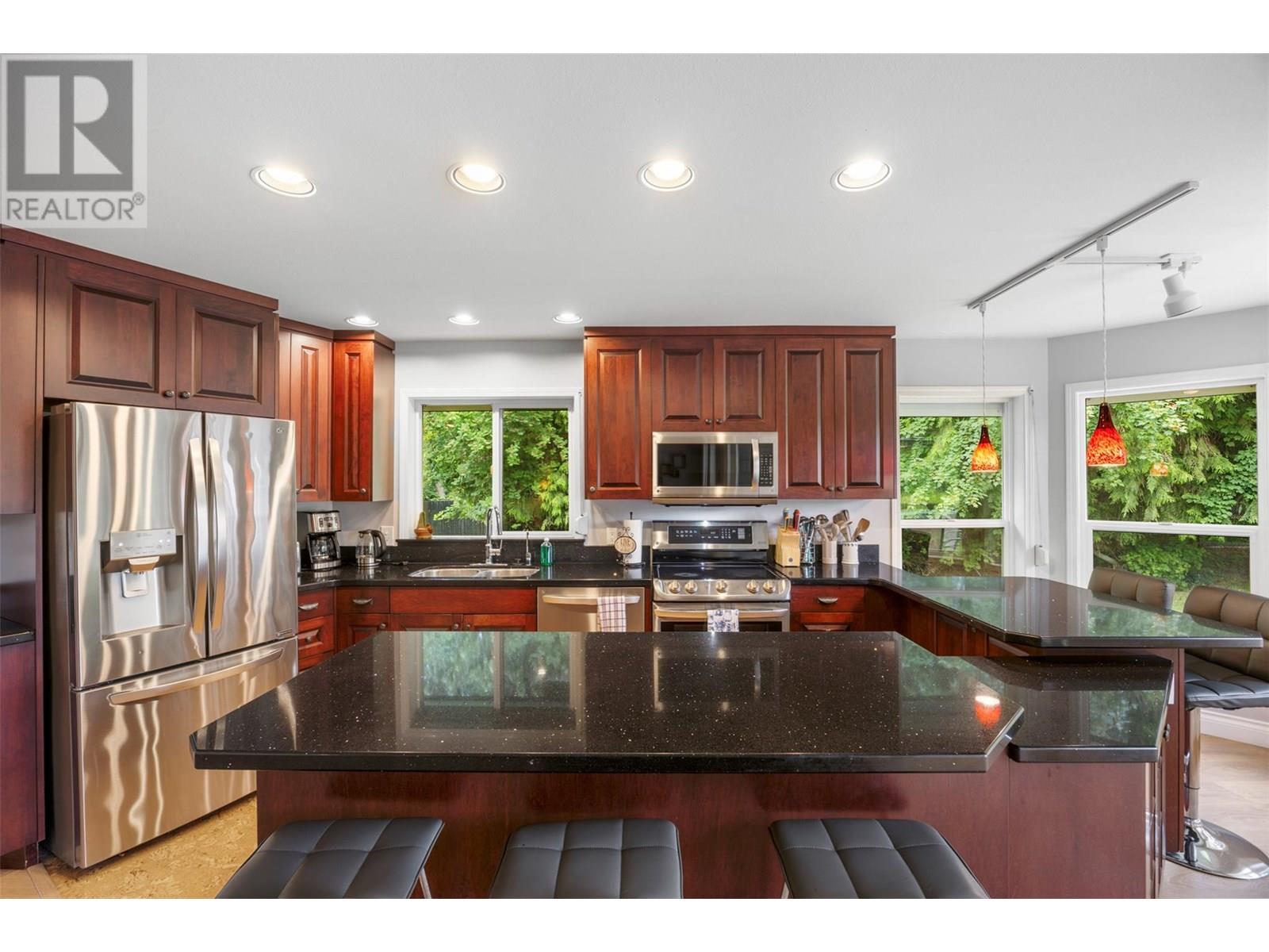 3789 Zinck Road, Scotch Creek, British Columbia  V0E 1M5 - Photo 17 - 10351895