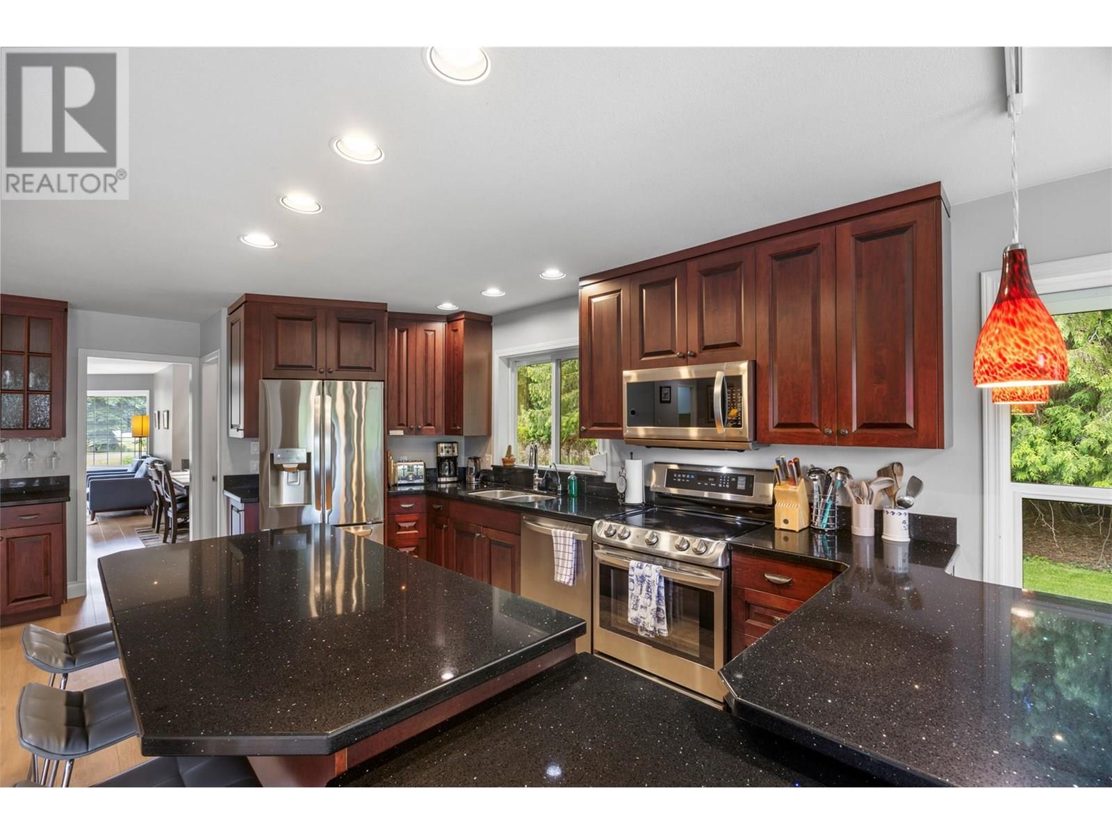 3789 Zinck Road, Scotch Creek, British Columbia  V0E 1M5 - Photo 18 - 10351895