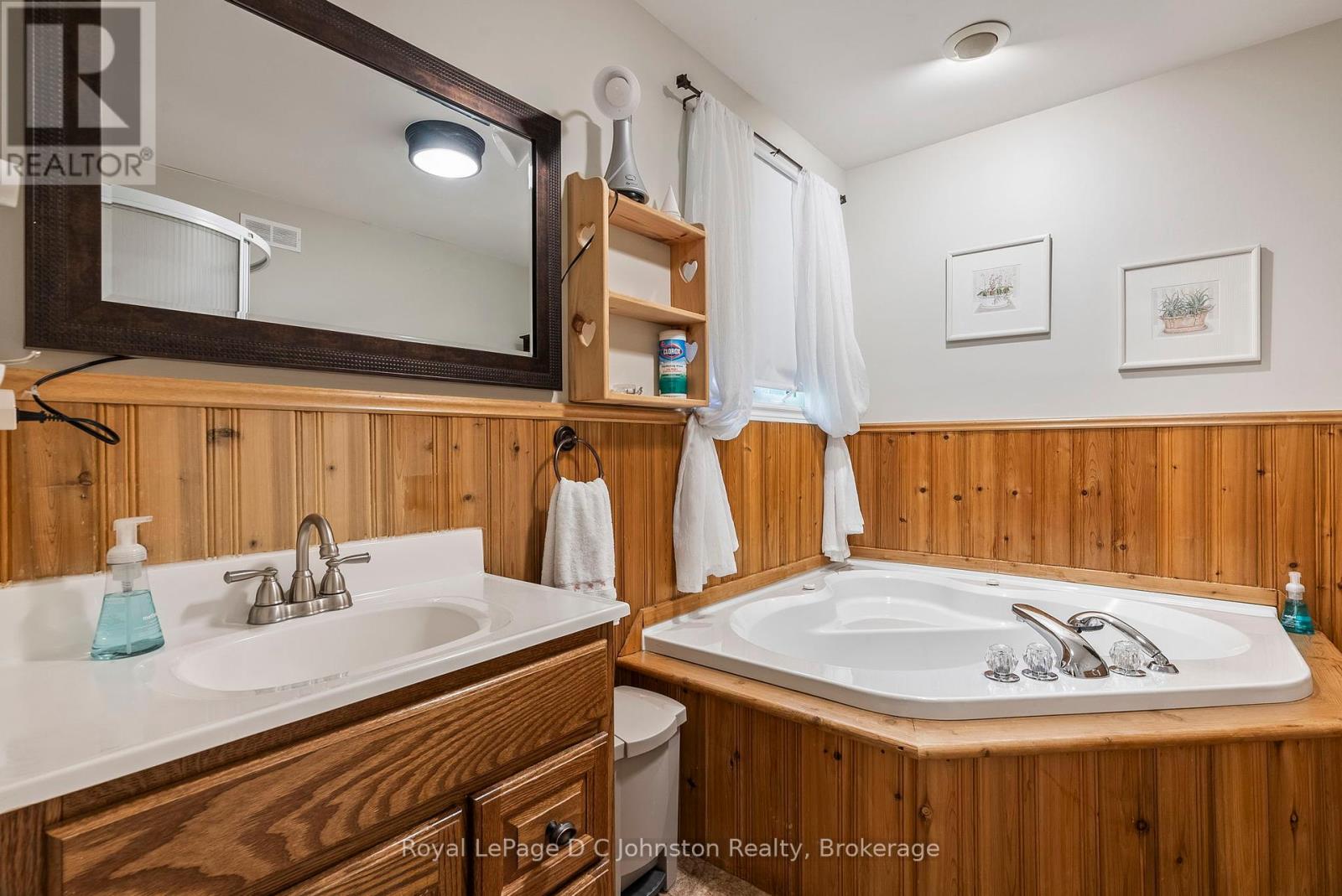 10 Mitchell Lane, Saugeen Shores, Ontario  N0H 2C1 - Photo 32 - X12221055