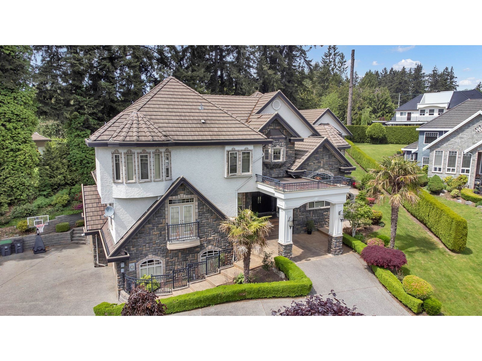 Property at 5545 127 STREET image 4