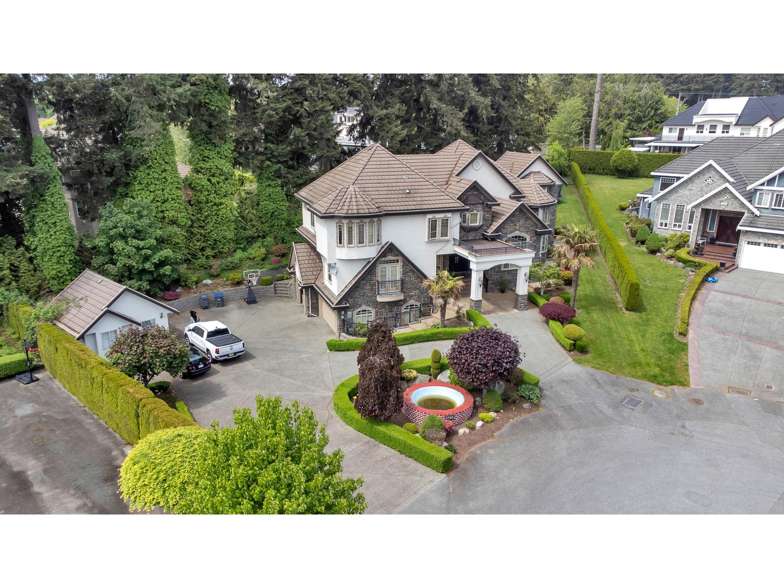 Property at 5545 127 STREET image 1