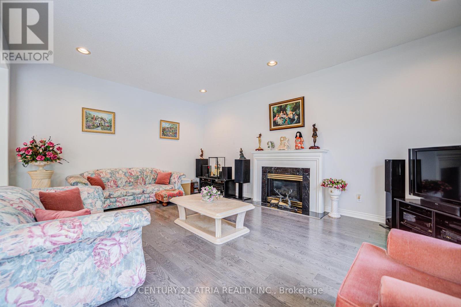92 Springbrook Drive, Richmond Hill, Ontario  L4B 3P9 - Photo 21 - N12167380