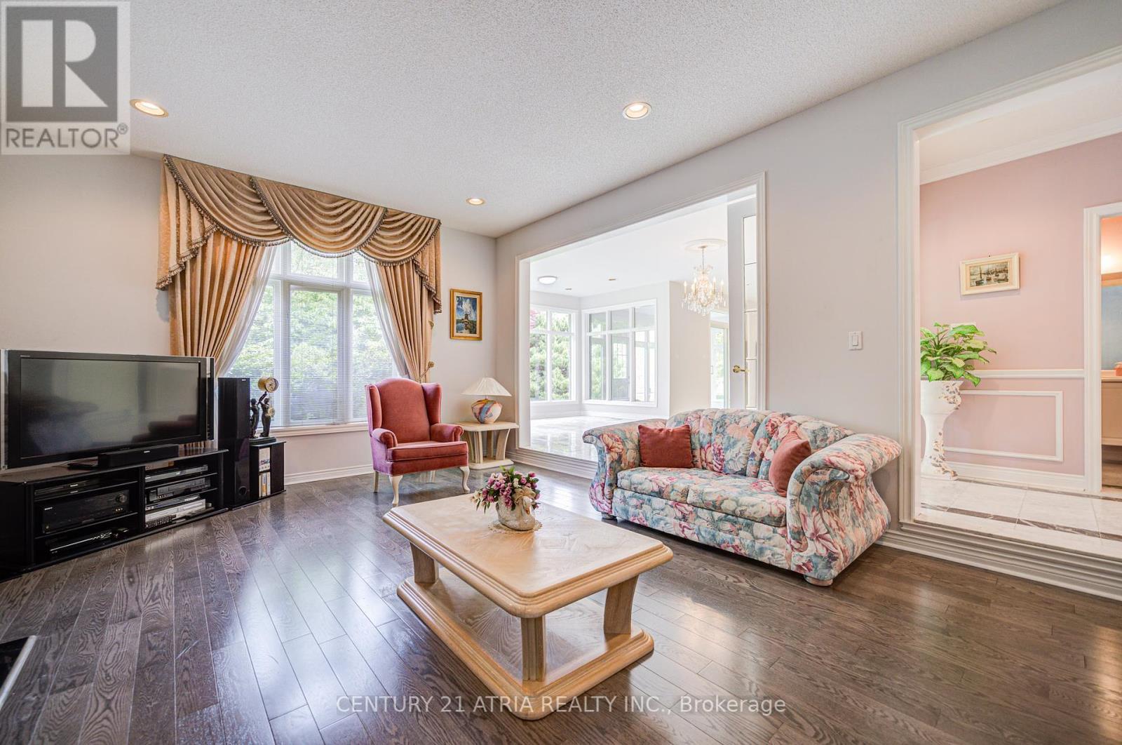 92 Springbrook Drive, Richmond Hill, Ontario  L4B 3P9 - Photo 20 - N12167380