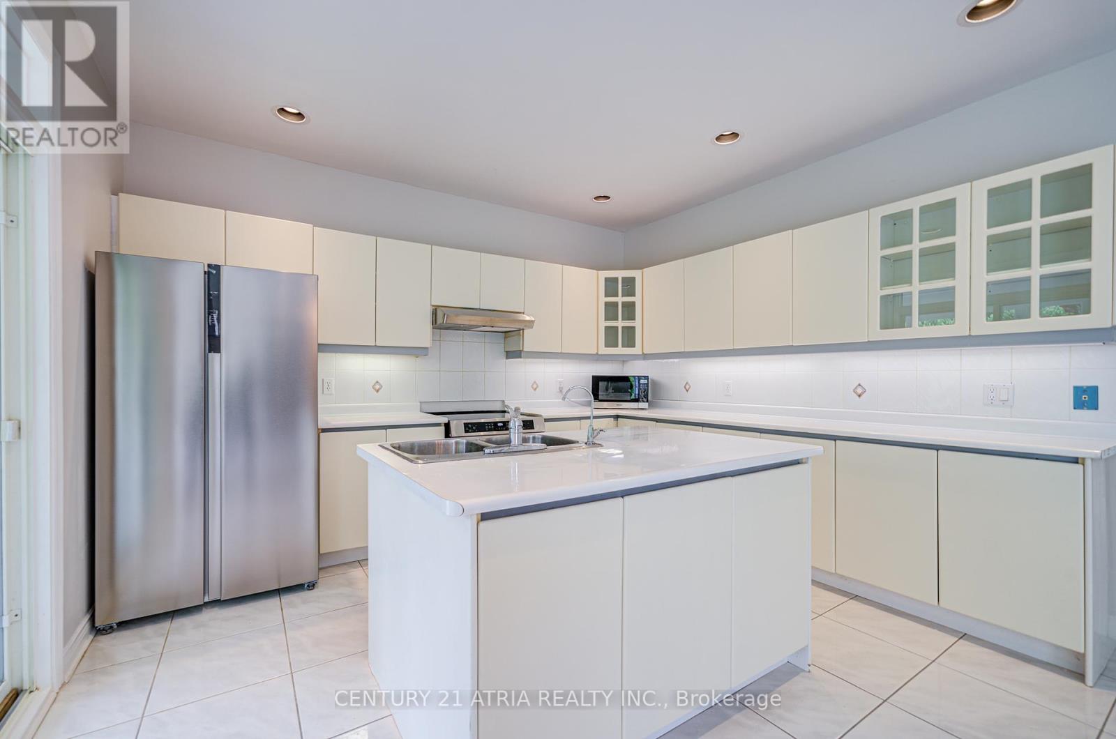 92 Springbrook Drive, Richmond Hill, Ontario  L4B 3P9 - Photo 26 - N12167380