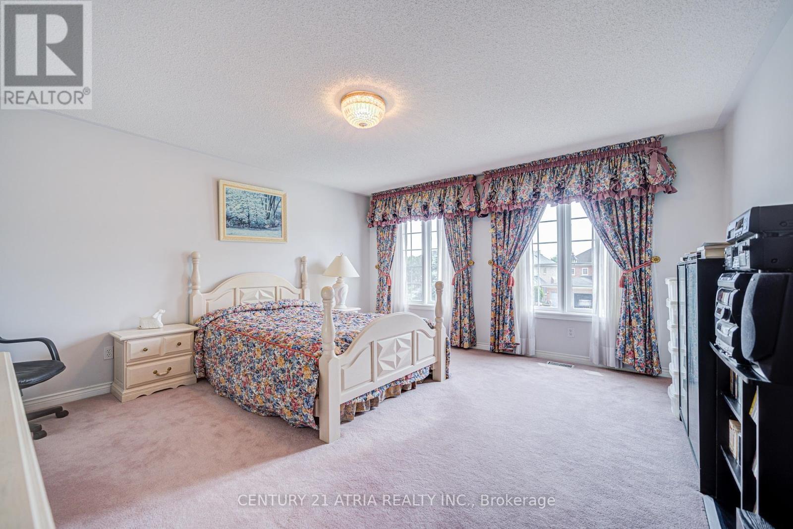 92 Springbrook Drive, Richmond Hill, Ontario  L4B 3P9 - Photo 31 - N12167380