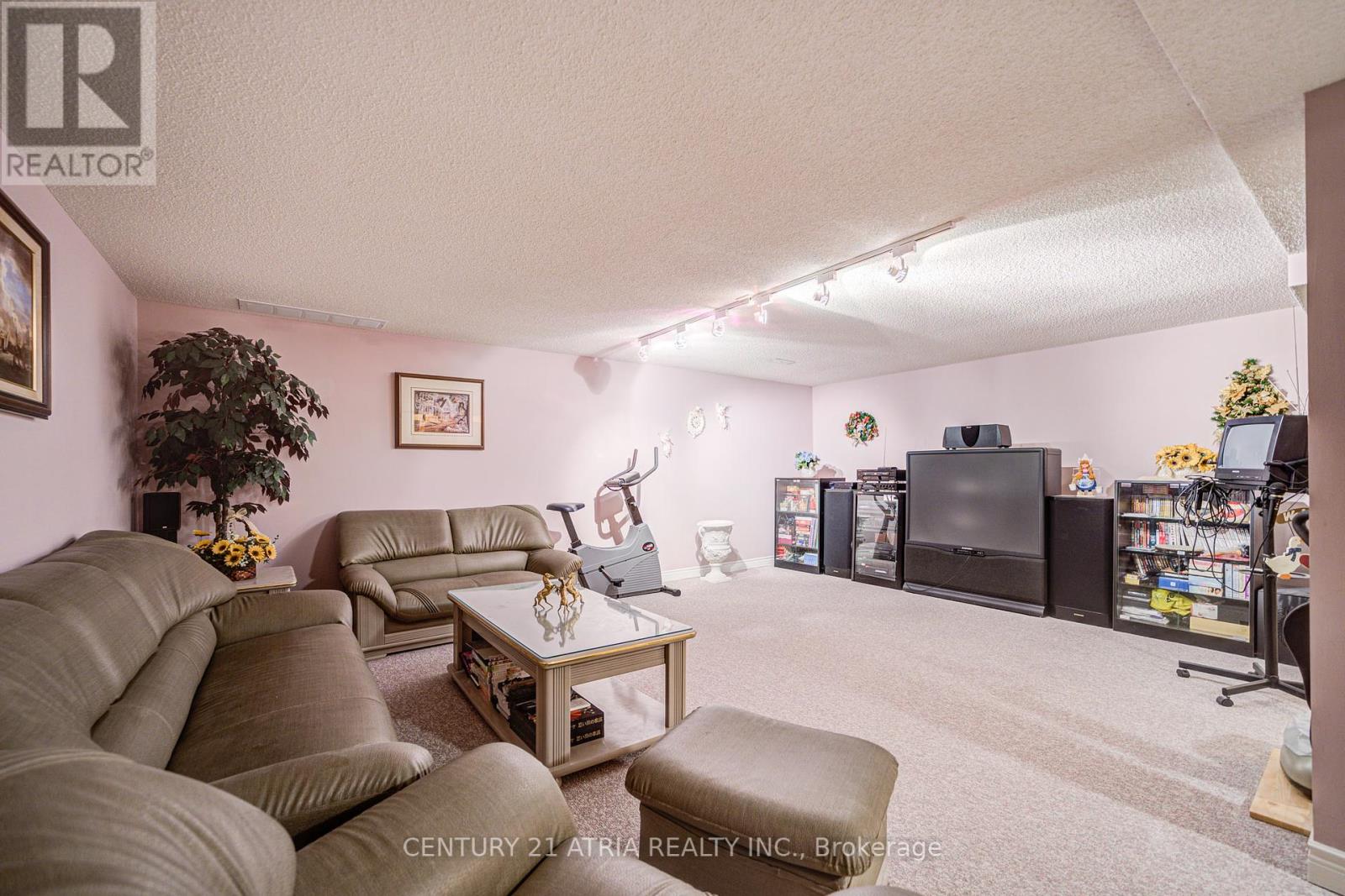 92 Springbrook Drive, Richmond Hill, Ontario  L4B 3P9 - Photo 45 - N12167380