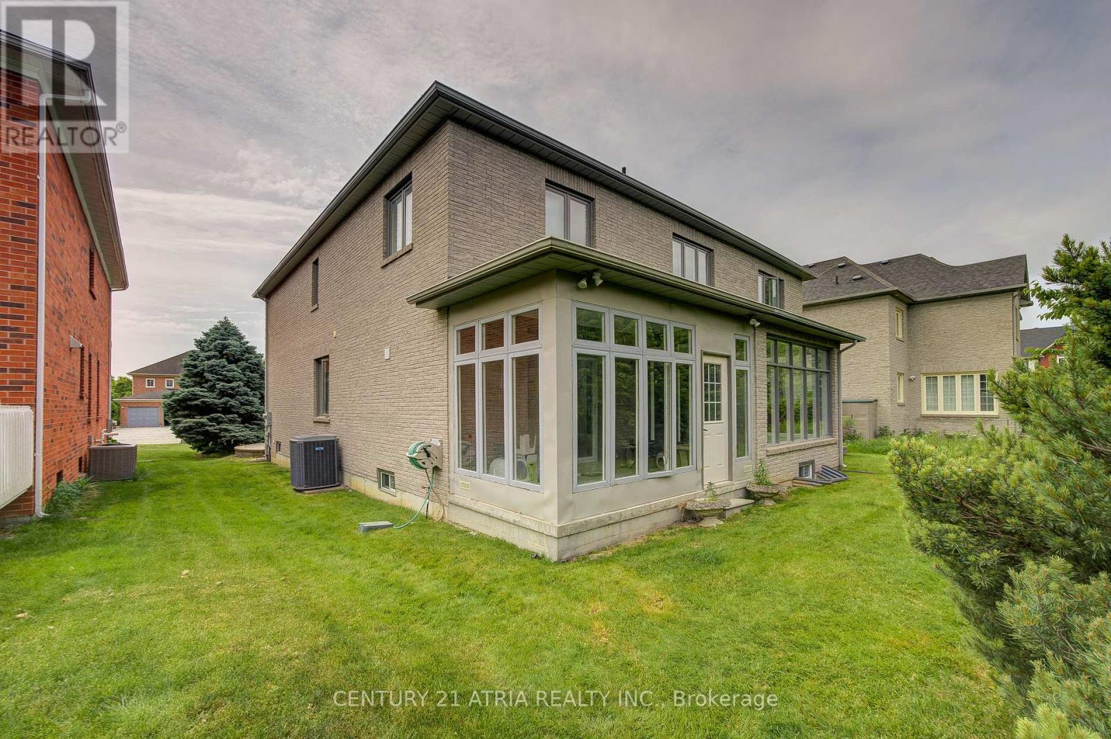 92 Springbrook Drive, Richmond Hill, Ontario  L4B 3P9 - Photo 46 - N12167380
