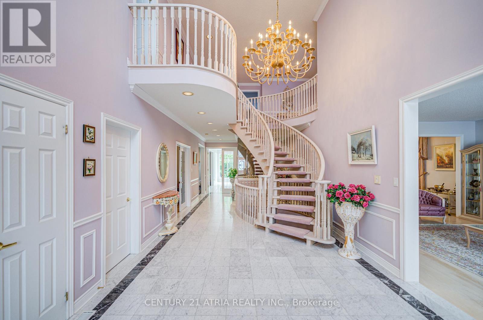 92 Springbrook Drive, Richmond Hill, Ontario  L4B 3P9 - Photo 6 - N12167380
