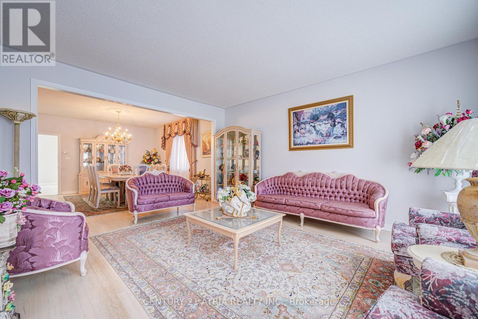 92 Springbrook Drive, Richmond Hill, Ontario  L4B 3P9 - Photo 7 - N12167380