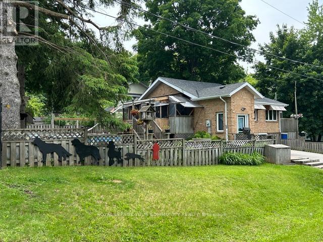 Property at 41 PINEWAY AVENUE image 4