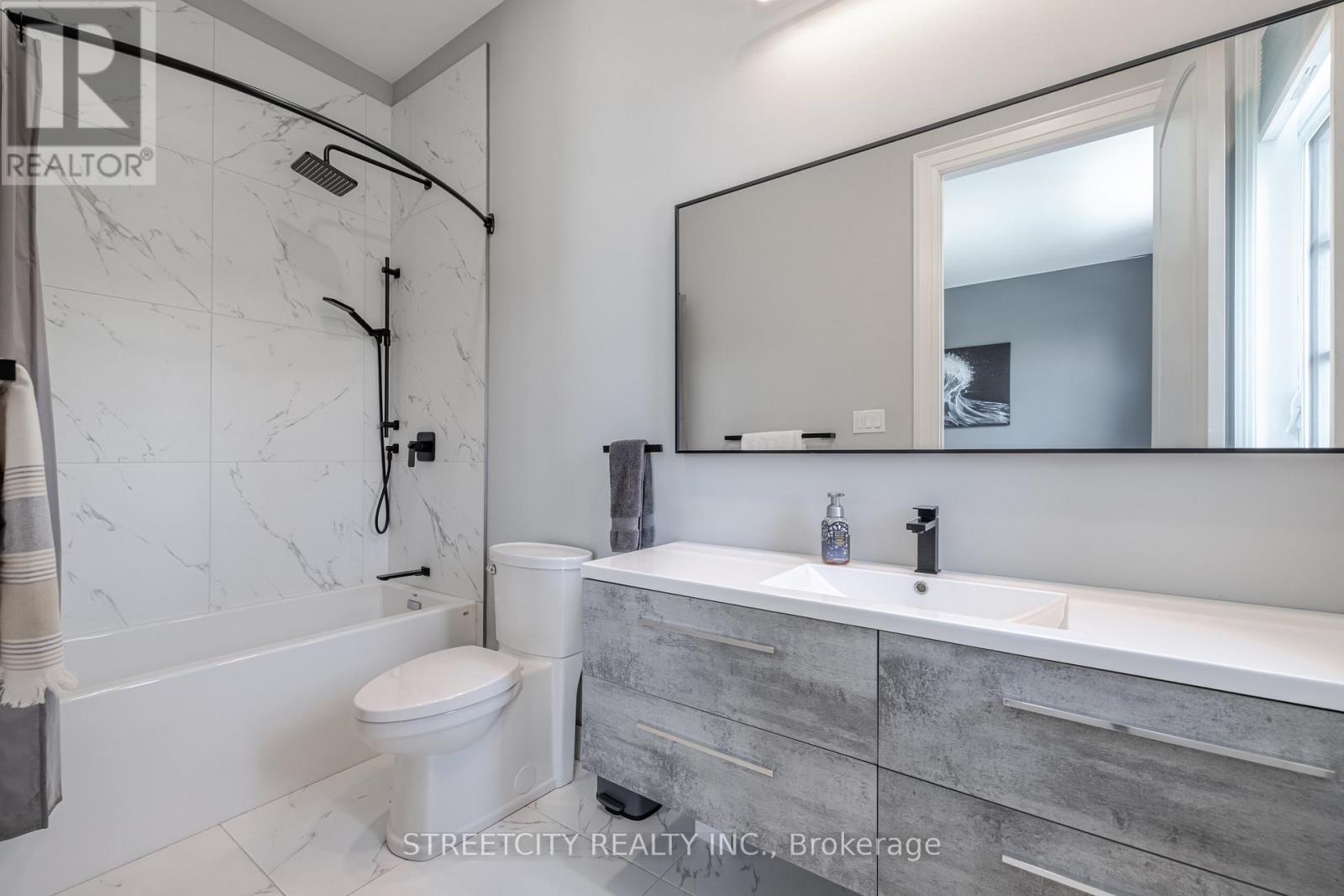 20724 Denfield Road, Middlesex Centre, Ontario  N6H 5L2 - Photo 23 - X12221123