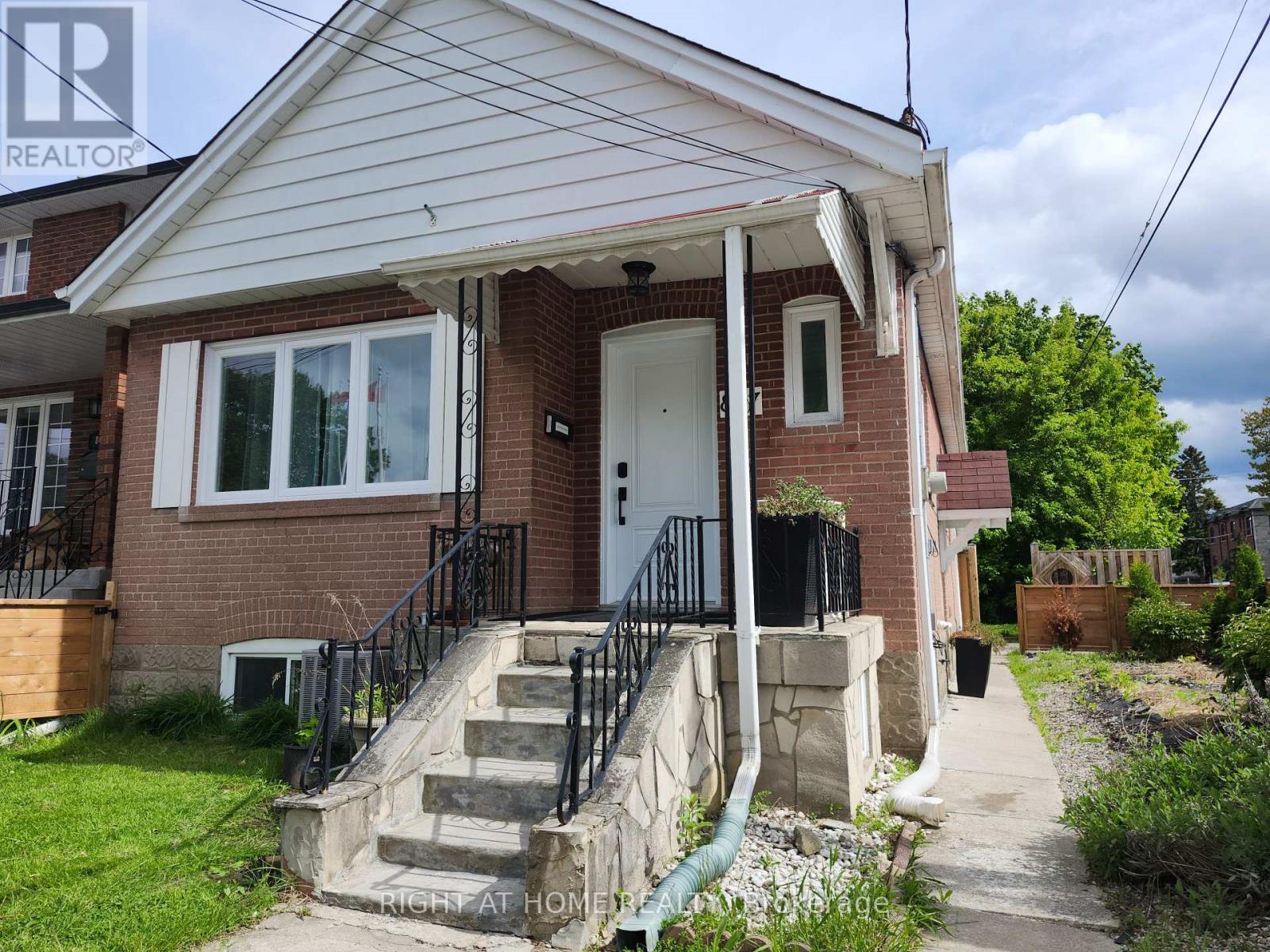 Property at 887 COSBURN AVENUE image 1