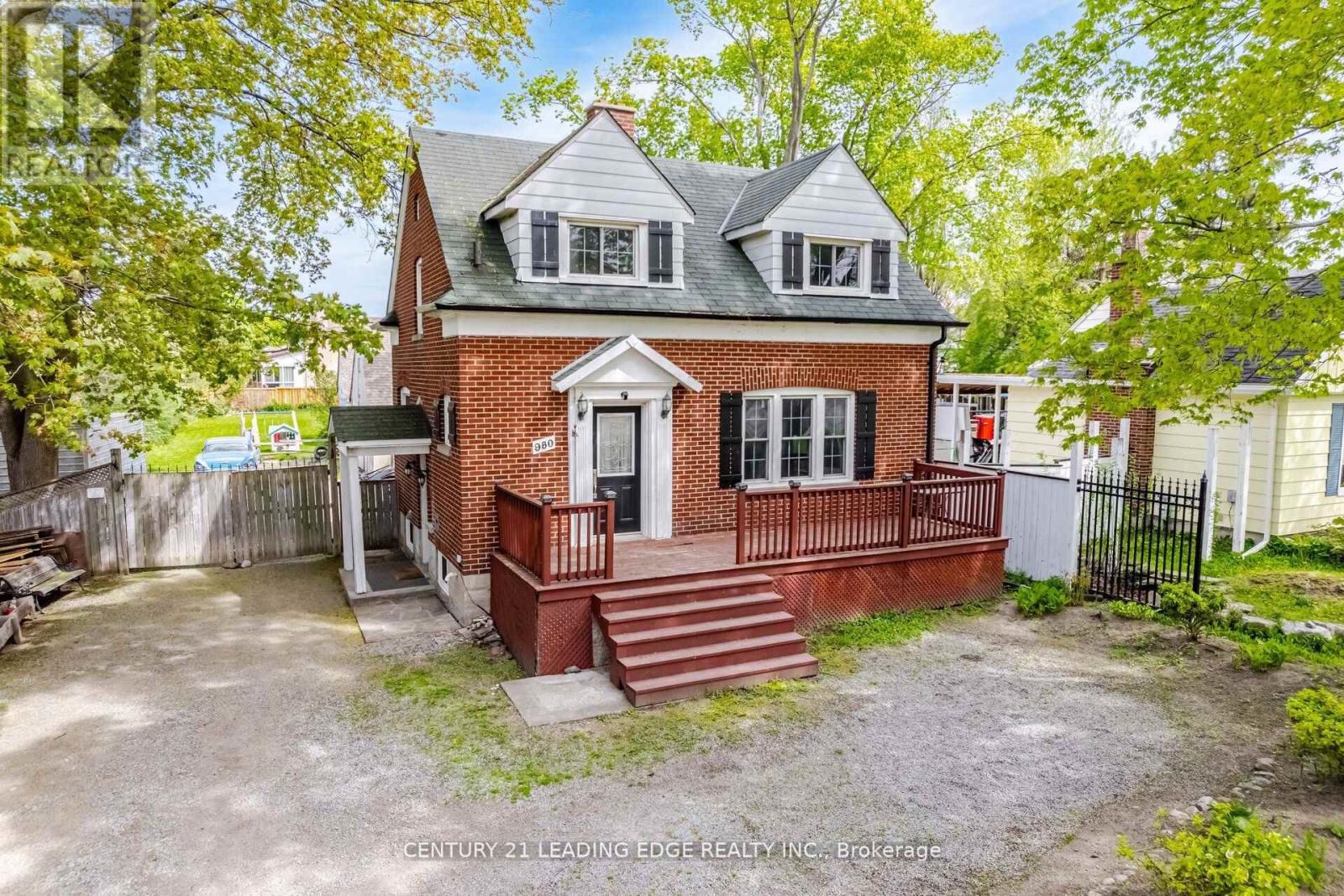 Property at 980 KING STREET E image 1