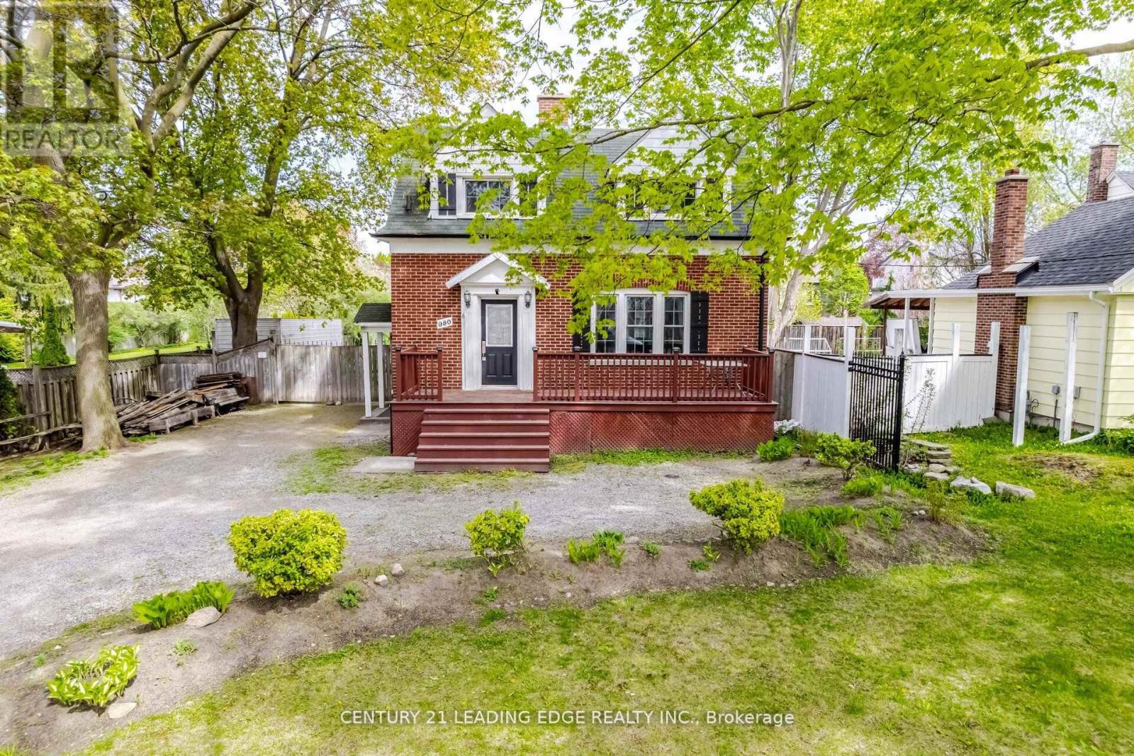 Property at 980 KING STREET E image 2